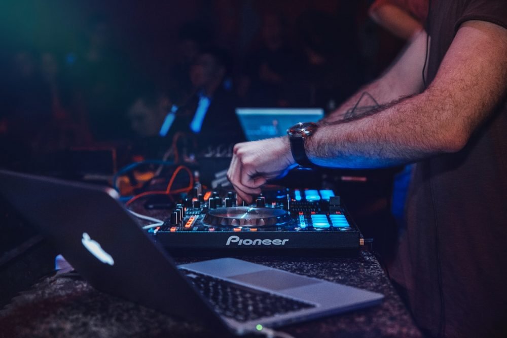best dj controllers for beginners