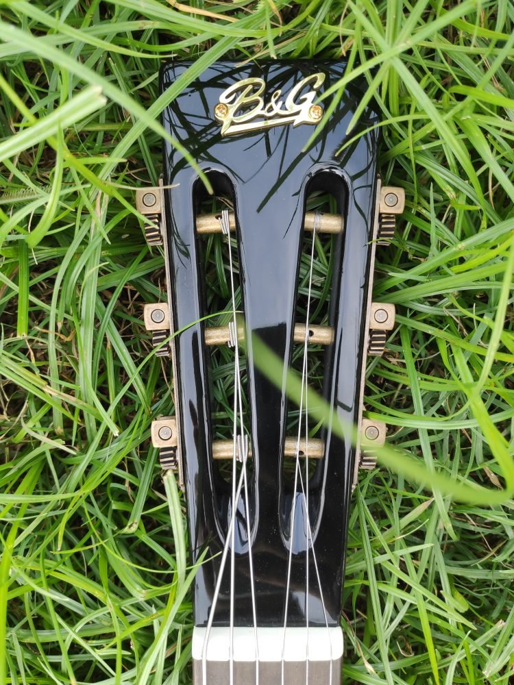 b and g little sister crossroads electric guitar headstock