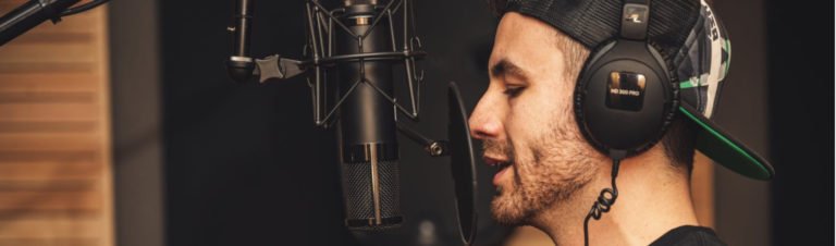 10 Best Microphone for Vocals in 2023 (Reviews)