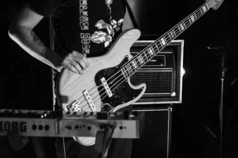 Eddie Van Halen Guitars And Gear List (With Videos)